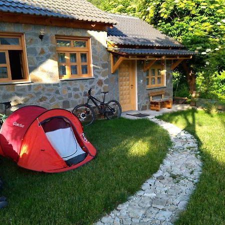 Bujtina Peshtan Guesthouse&Camping Tepelene Экстерьер фото