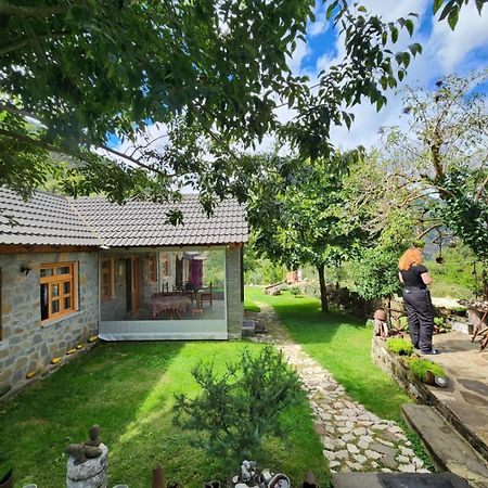 Bujtina Peshtan Guesthouse&Camping Tepelene Экстерьер фото