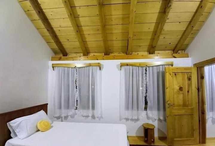 Bujtina Peshtan Guesthouse&Camping Tepelene Экстерьер фото