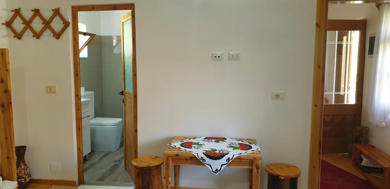 Bujtina Peshtan Guesthouse&Camping Tepelene Экстерьер фото