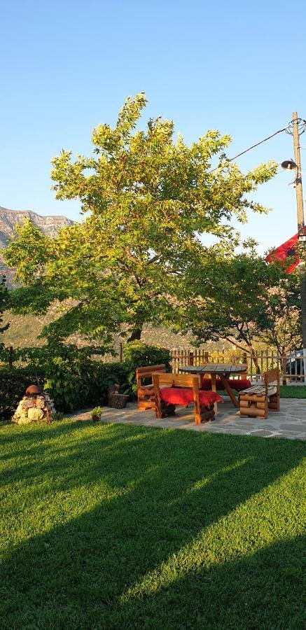 Bujtina Peshtan Guesthouse&Camping Tepelene Экстерьер фото