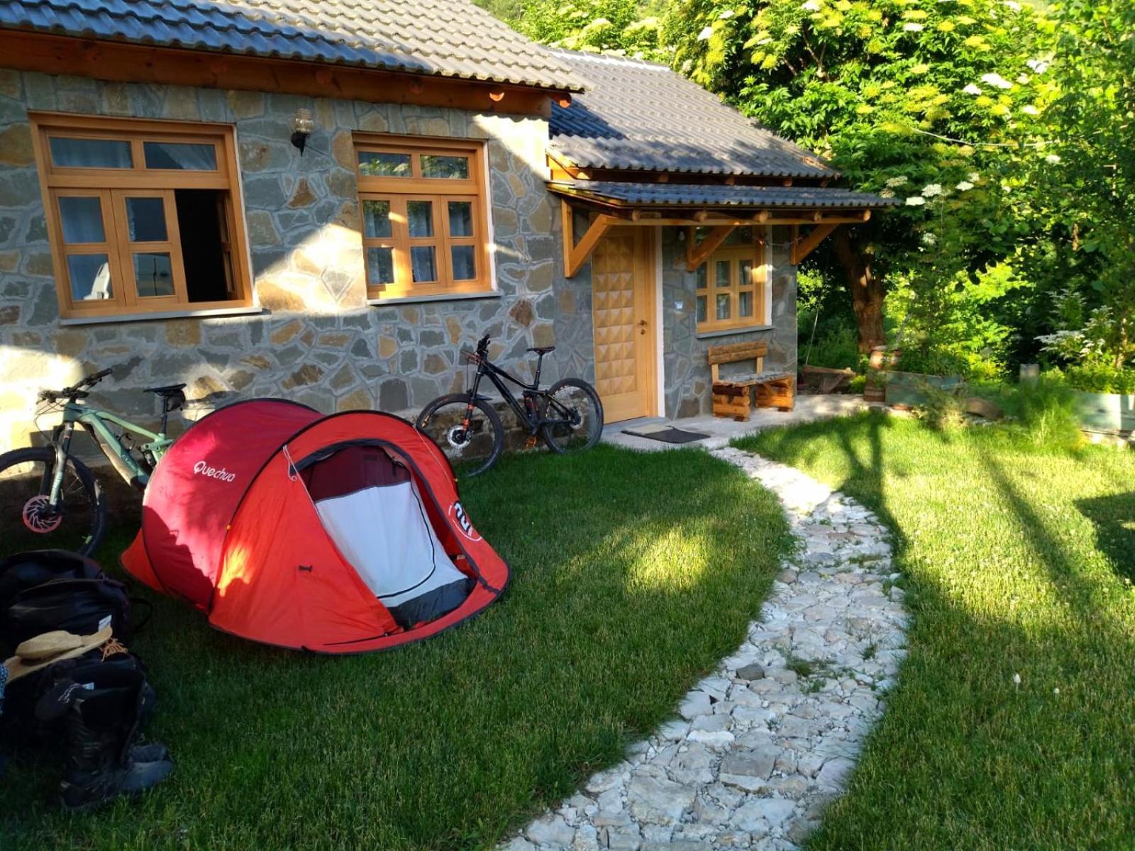 Bujtina Peshtan Guesthouse&Camping Tepelene Экстерьер фото