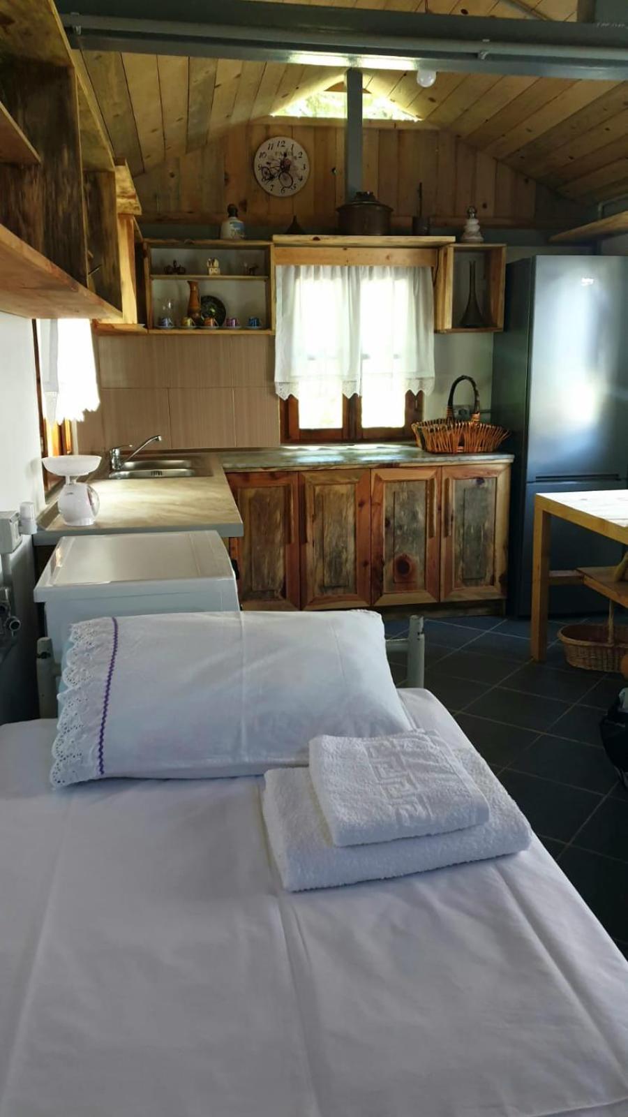 Bujtina Peshtan Guesthouse&Camping Tepelene Экстерьер фото
